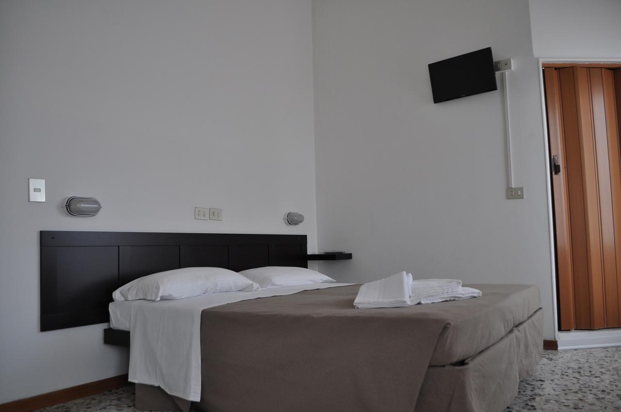 Hotel Urano Cattolica Dış mekan fotoğraf