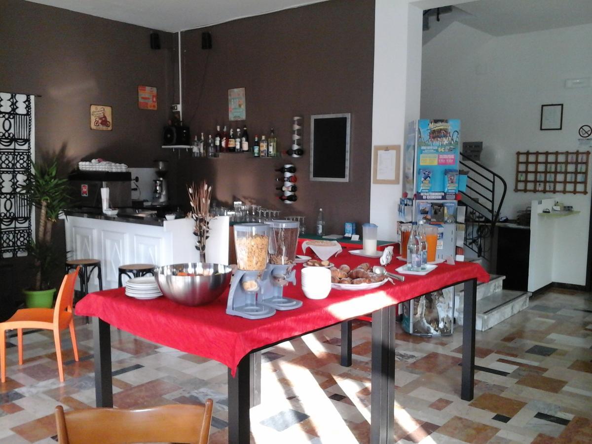 Hotel Urano Cattolica Dış mekan fotoğraf