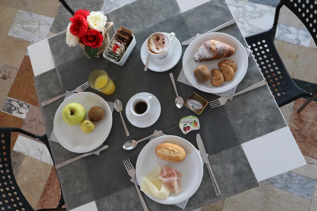 Hotel Urano Cattolica Dış mekan fotoğraf
