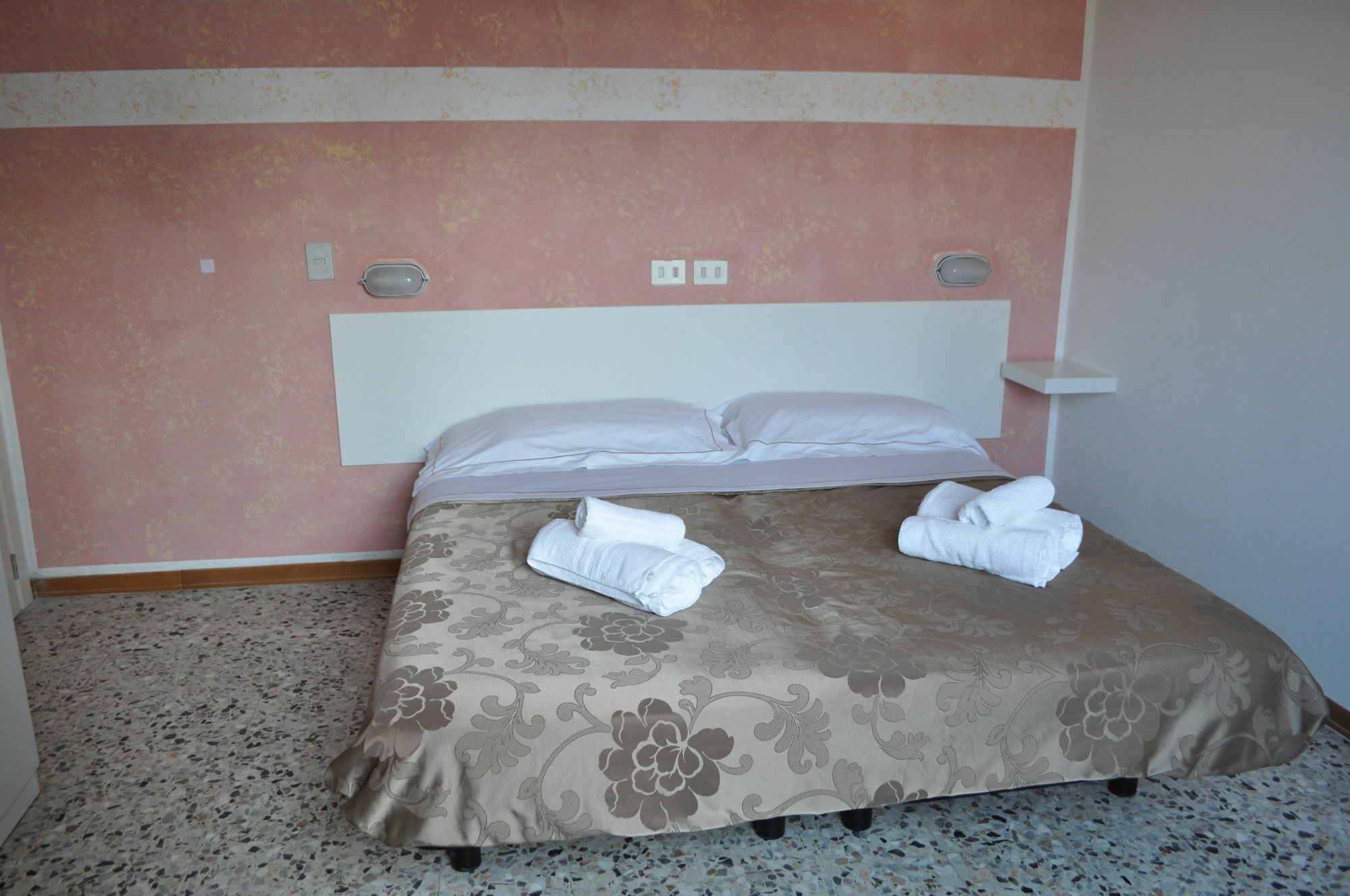 Hotel Urano Cattolica Dış mekan fotoğraf